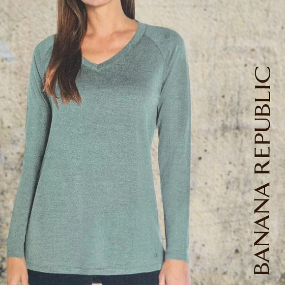 Banana Republic | V-Neck Long Sleeve Tunic | Green | NWT - Picture 1 of 6